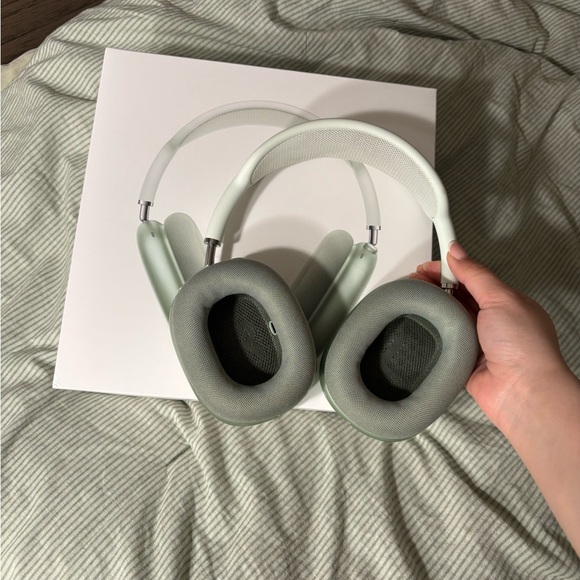 AirPods Max - Picture 4 of 7